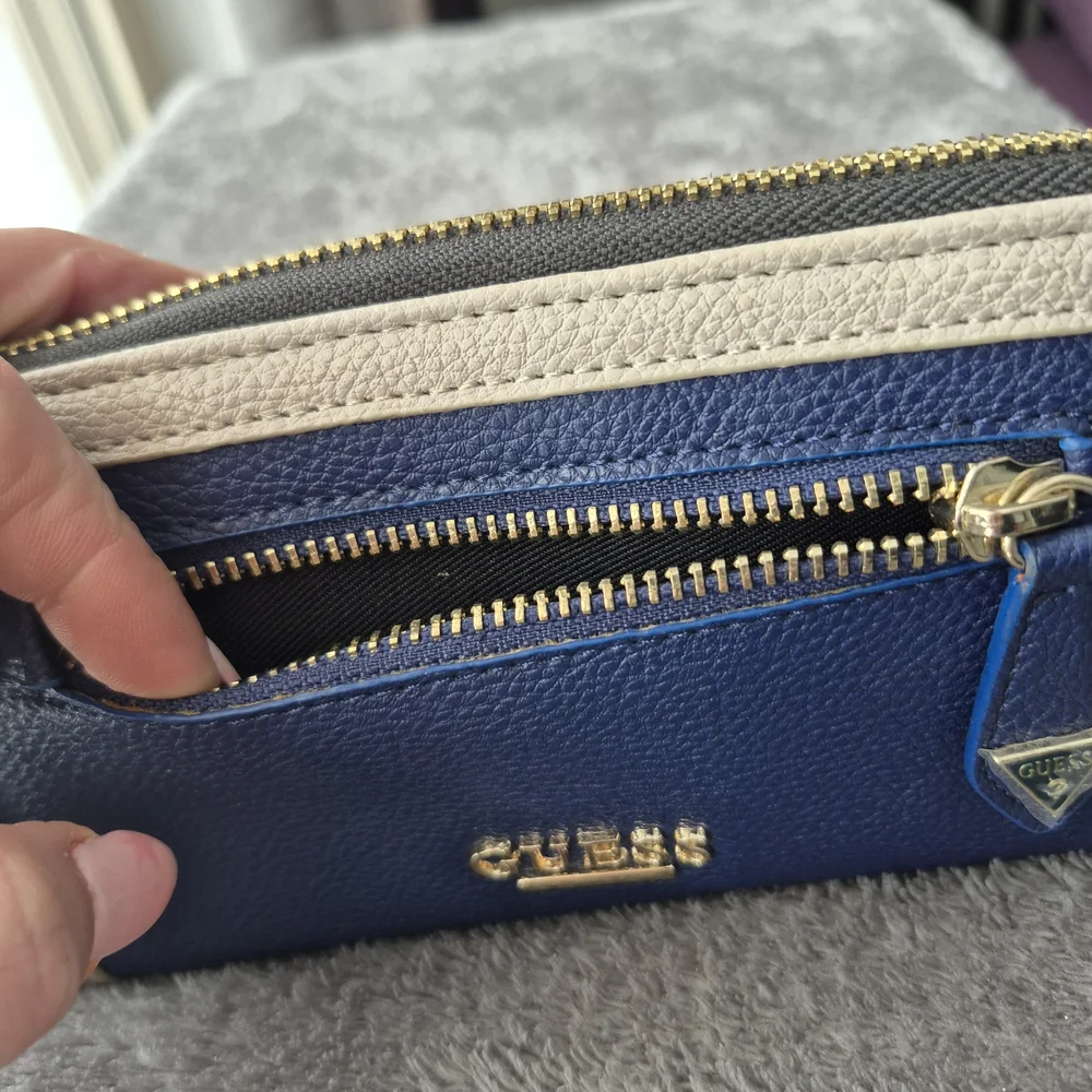 GUESS Blue and Cream Women's Wallet - Picture 3 of 12